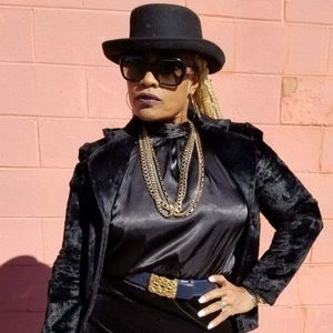 Meet your Posher, Ursula